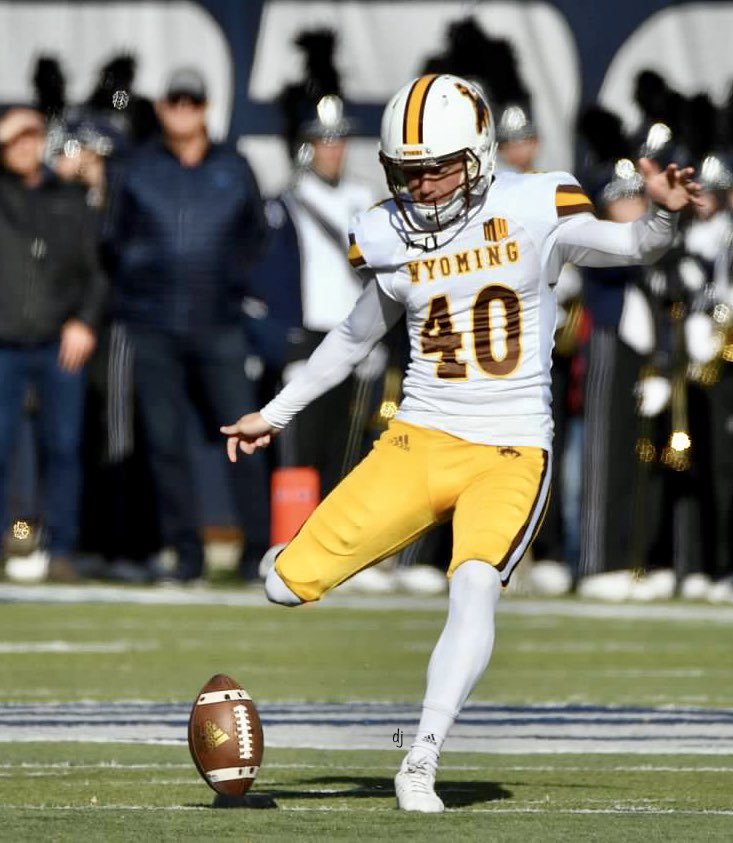 DeeJaizPhotos's tweet image. Kicking off the week, and day-40 of self isolation like...
•
(Wyoming @ Utah St - 16 Nov 2019)
•
#gowyo #kfbc #mcaafootball #wyofootball #gopokes #selfisolation #stayhome #separate #spicyflu #deejaizphotography #nikon #tamron #7220sports