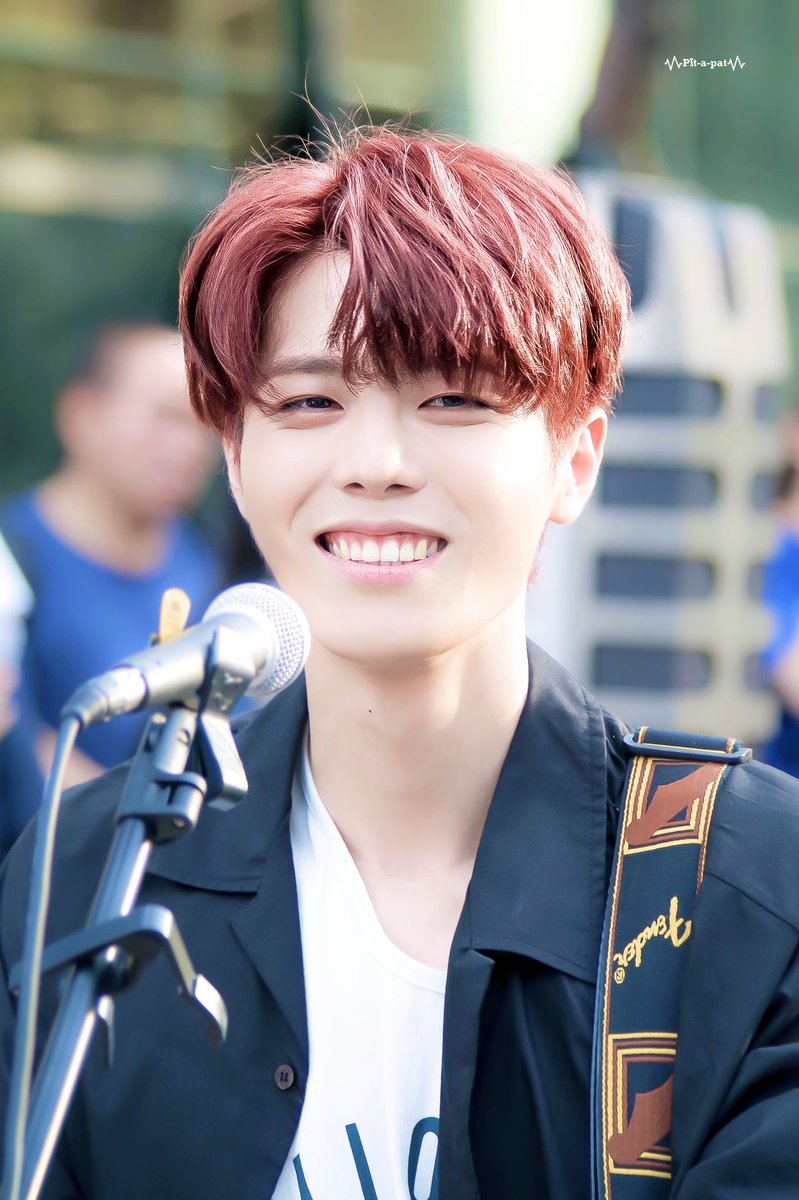 더로즈 데뷔 1000일 축하해요☆*:.｡. 
이날부터 지금까지 거짓없이 정말 행복했어요.
앞으로도 오래오래 함께하고싶은 소중한 사람들♥̆̈
음악해줘서 고마워요🌹
#1000DaysWithTheRose 
#더로즈 #데뷔_1000일_축하해요
<a href="/TheRose_0803/">더로즈_The Rose</a>