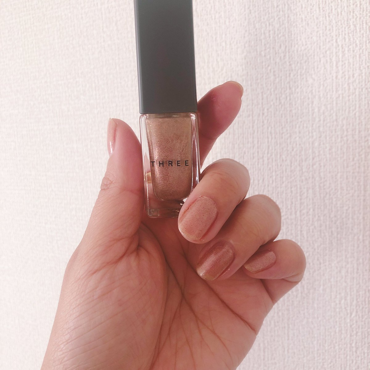 yomeko___'s tweet photo. THREEのこの色すごくナチュラルで可愛い😍❤️
#THREE #THREEnail #ネイル #nail https://t.co/27U38MyT4x