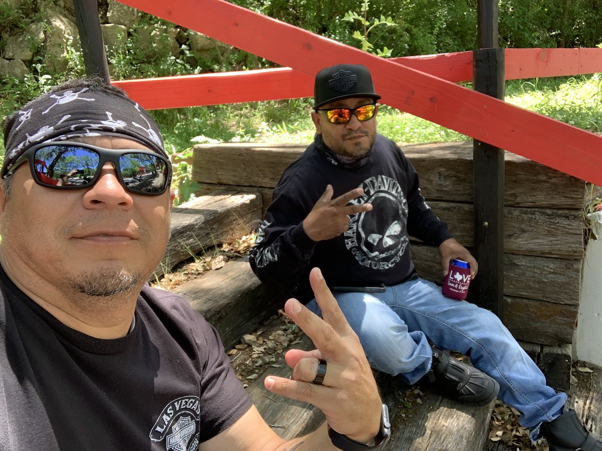 SDRIOJAS's tweet photo. Great day for ride 🏍. Rode down to river road. https://t.co/UgOmLfziKy