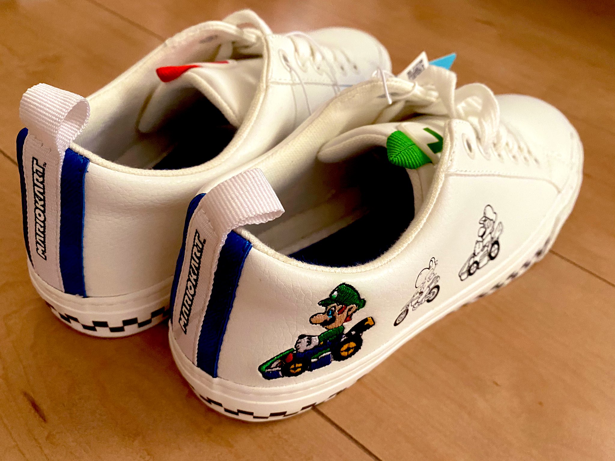 めぐ Zaraのマリオのスニーカー 買っちゃったよ かわいいー トムとジェリーのスリッポンも買っちゃった こちらはサイズ交換中 お安いのにかわいい