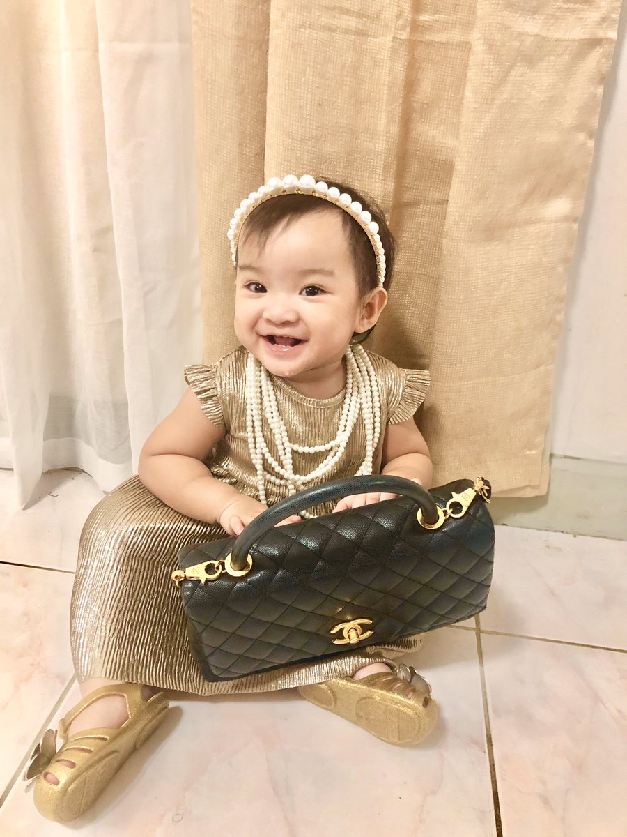 HerlizaPadilla's tweet photo. My own little COCO Chanel, little Madame 🖤 #peppasdiaries #quarantine https://t.co/RnoFdtVe2m