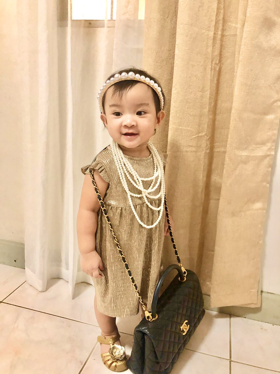 HerlizaPadilla's tweet photo. My own little COCO Chanel, little Madame 🖤 #peppasdiaries #quarantine https://t.co/RnoFdtVe2m