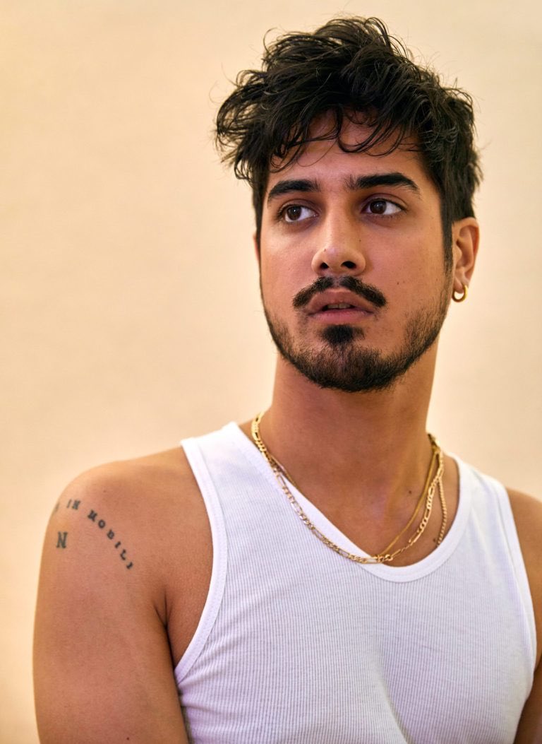 Avan Jogia. that’s it. that’s the tweet.