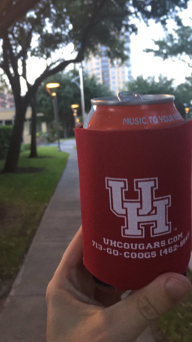 jared_gogets's tweet photo. Nice evening for a #beerwalk https://t.co/tp8RZ1QmyX