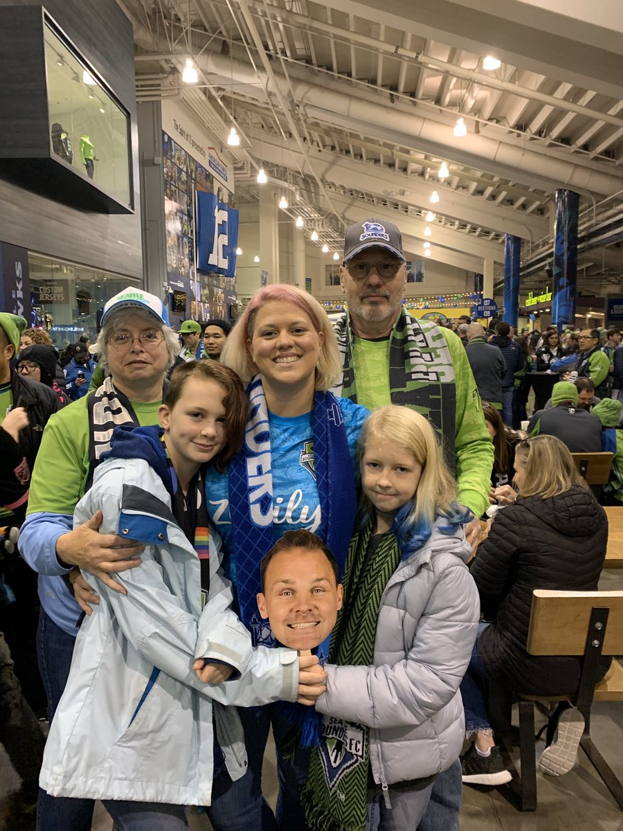 Rhianno03402982's tweet photo. #sounders #SounderAtHome @WAFDbank @Stefan24Frei #MLSCup2019 https://t.co/FMvuvkTYK1