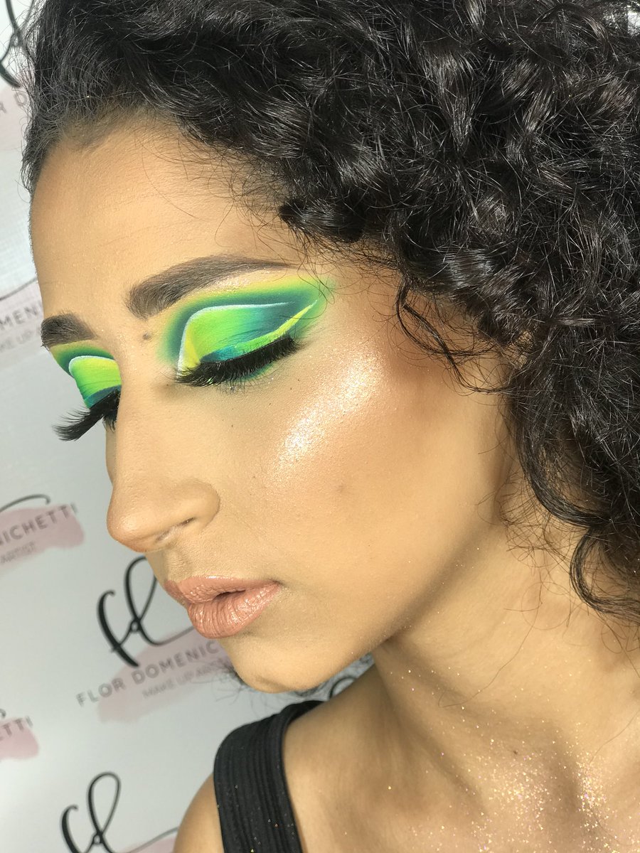 sofiserazin's tweet photo. Hola! les dejo algunos de mis trabajos ❤️ mi cuenta de instagram es @sofiaserazinmakeup por si quieren ver más maquillajes, tutoriales, clase de automaquillaje y más! me ayudarían dando rt y siguiéndome en IG? empecé hace poco y me ayudaría un montón! muchas gracias!😍 https://t.co/9nfBOoi5kP