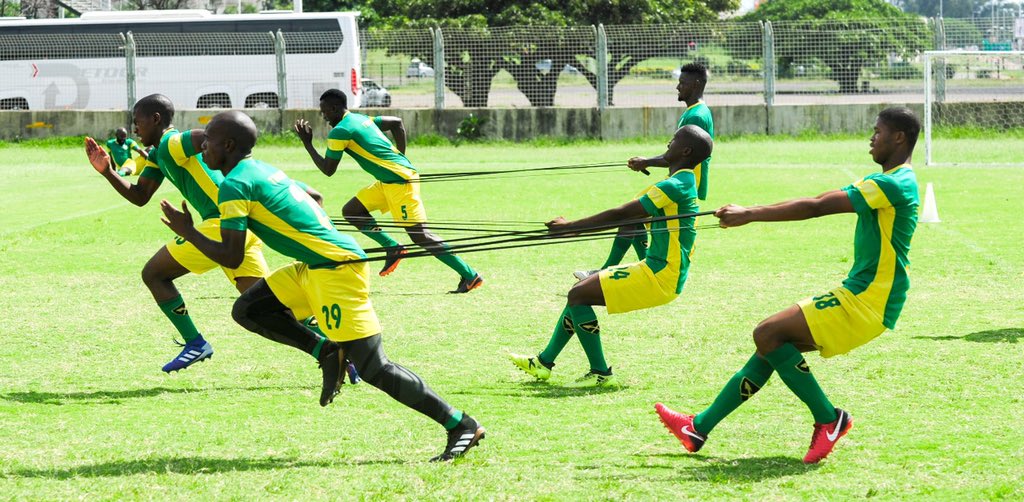 goldenarrowsfc1's tweet photo. #TBT Looking back at old training pics like 🥺 
#MissingFootball #MissingTheSquad https://t.co/y4paGqPAY1
