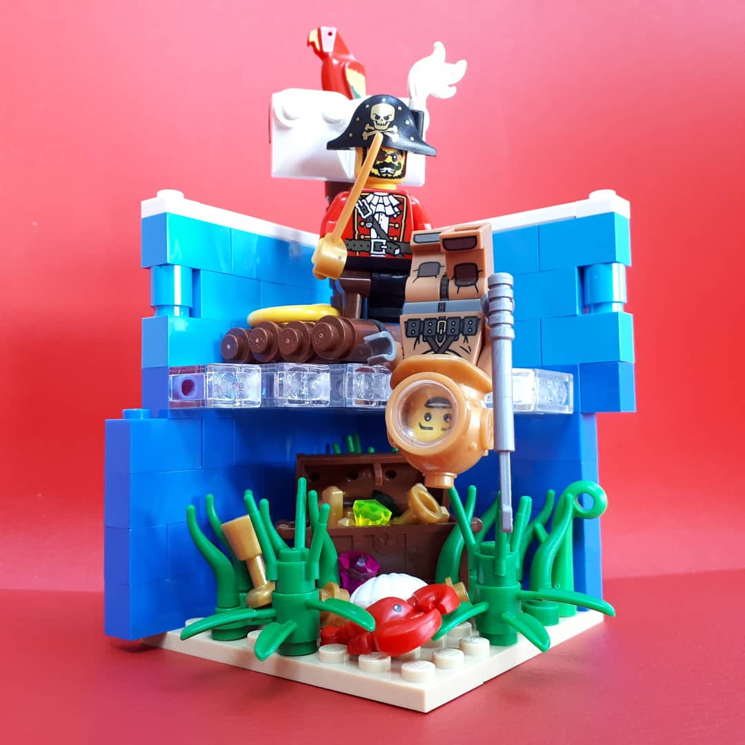 thebrickconsultant on X: Series 8 Pirate Captain and Diver. This