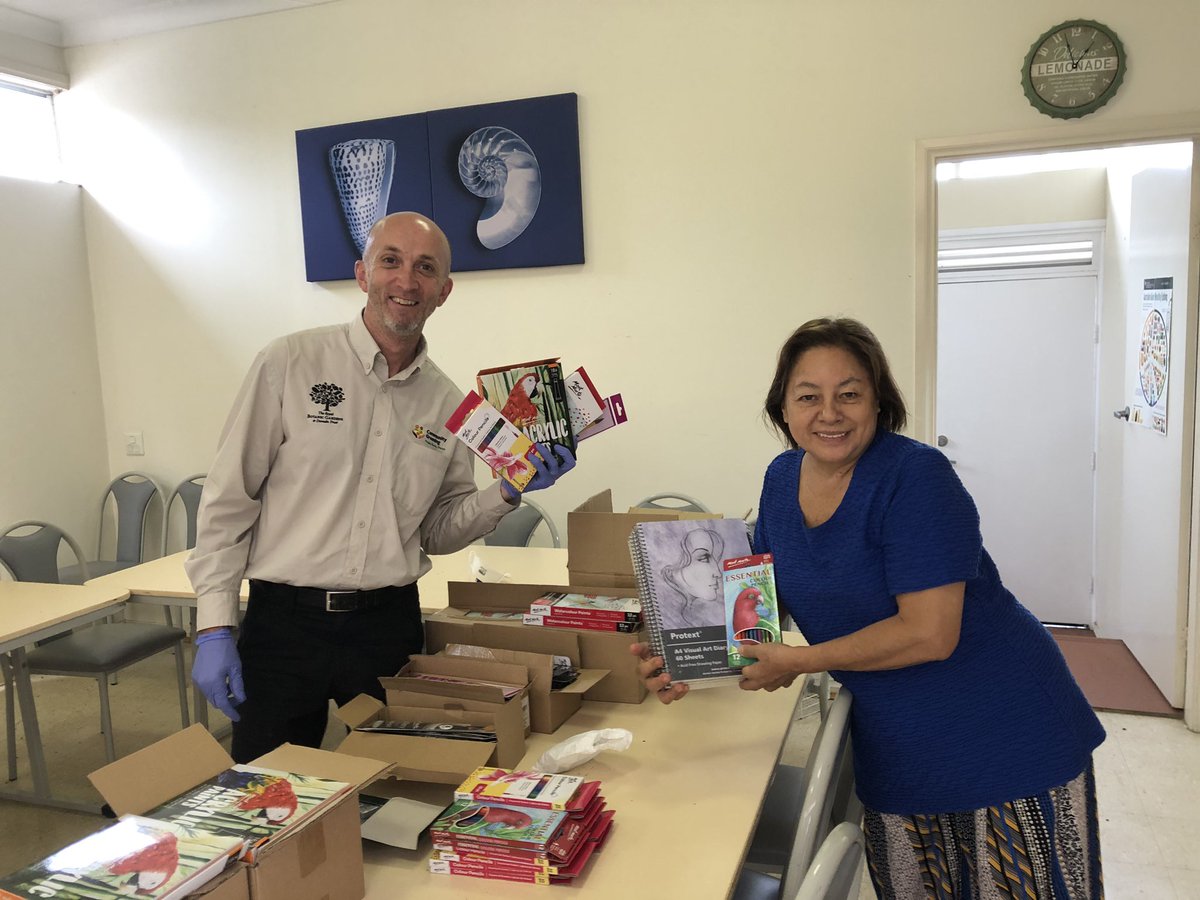 Great to catch up with #communitygreening friends at Bonnyrigg today. It was my pleasure to deliver art supplies for a #botanical art-show extravaganza. Residents focusing on #Mentalhealth with art. Looking forward to the exhibition when #COVID19 bans are lifted.