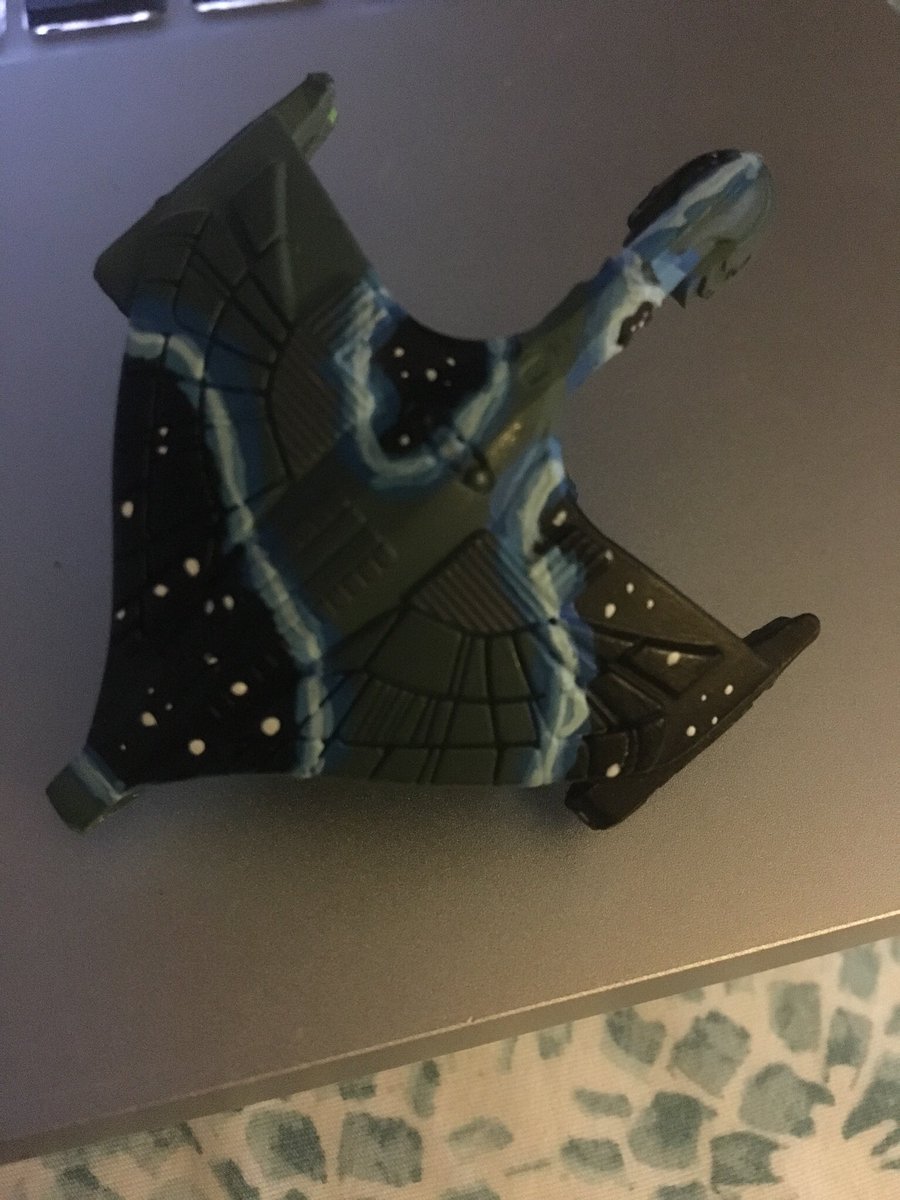 boardgamer89's tweet photo. @wizkidsgames Painted a d’deridex to look like it was coming out of cloak. #AttackWingLives https://t.co/2YnucMCtFl