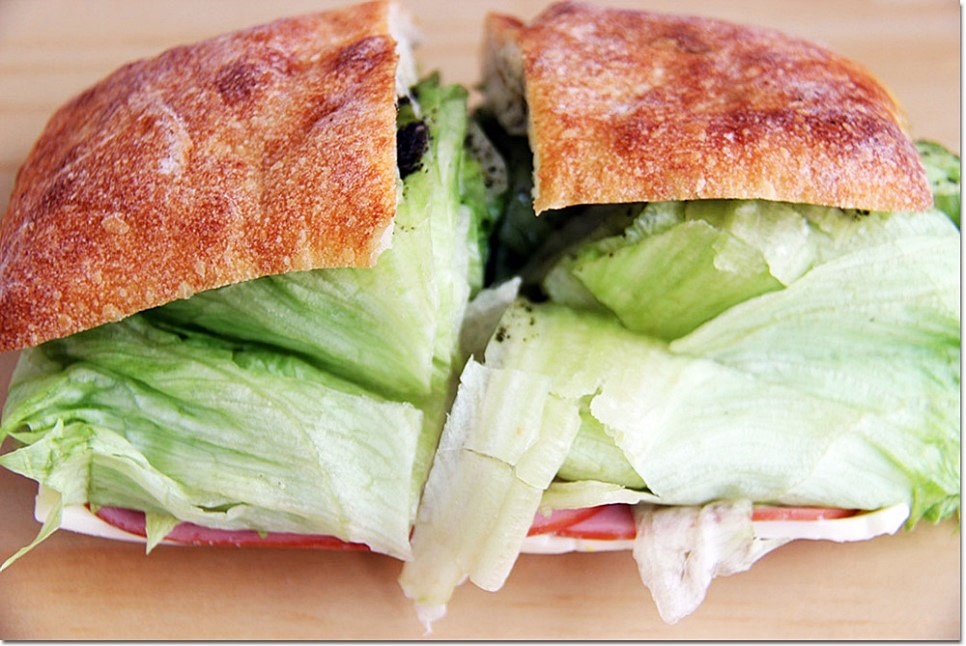 이원일 빵집 이대 비밀 샌드위치 
치아바타로 만든 건강한 샌드위치 
양상추가 가득!

naver.me/GvFOzsm7