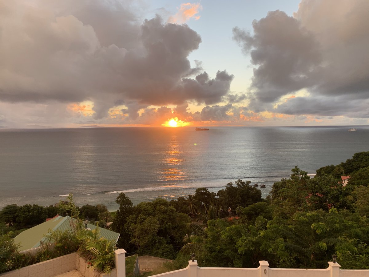 mcintgabrielle's tweet photo. Early morning in Seychelles... https://t.co/C0e9uRALKC
