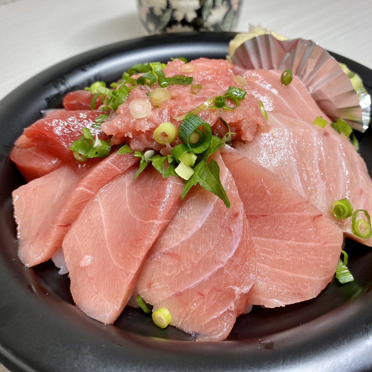 ট ইট র ジャニごり B級ごりらのテイクアウト生活 静岡駅南にあるまぐろ丼専門店 焼津港みなみ へ 特選南鮪三昧丼1400円をテイクアウト 寿司屋以外でこんなにとろけるまぐろを食べたことない 間違いなく静岡最高峰のマグロ丼 コロナ感染者数は減少し