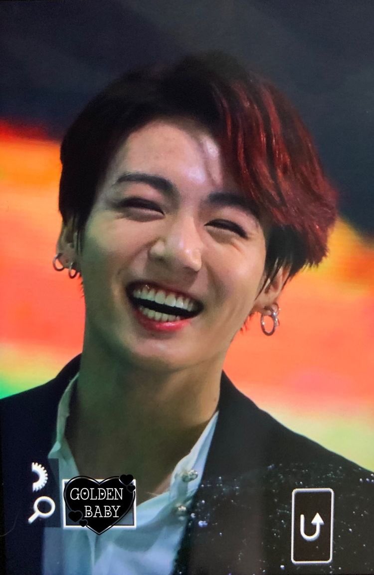 So we can all agree that [JUNGKOOK] and remove that silly br4t dialogue bc that’s not him at all, and to not downplay his intelligence bc he is insanely smart, quick witted, artistic, producer, the youngest recipient of the cultural merit medal and dance genius. [JEON JUNGKOOK]