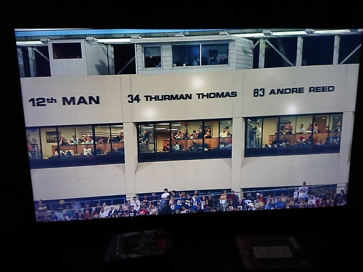 aggiegalsca's tweet image. What for the love of all that is Aggie is going on in the Bills stadium back in 2007?
👀 #aggieproblems #TAMU