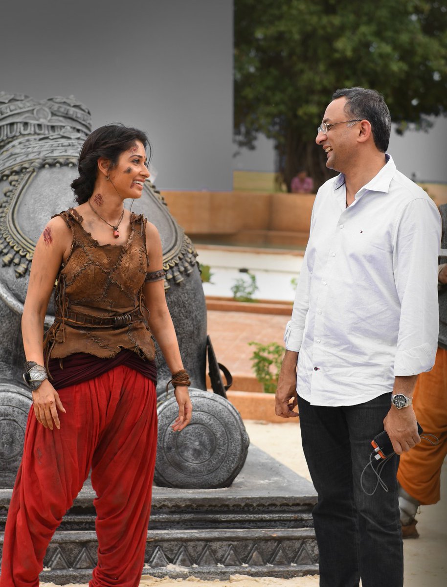 Shobu_'s tweet photo. .@BaahubaliMovie ! What I can say but a big big thank you once again to entire team, the audience, the fans, each &amp; everyone of you who made it happen! #DreamsComeTrue #Prabhas #Sweety #3YearsforHistoricBaahubali2 https://t.co/iAqAVGZcgy