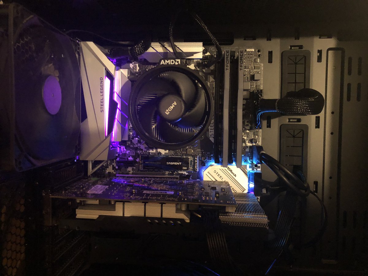 Shaneb6054's tweet photo. @bitwitkyle As rock b450m steel legend
Ryzen 2600x 
Rx580 (waiting for rx5600 to ship) 
T force 3200 ram 
 Sabre then 256g boot 1 tb ssd 
650 evga 80+ bronze
Silver stone case https://t.co/V6dwC9Flh1