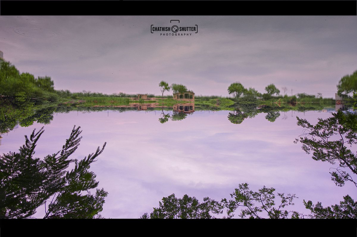 chathishsathiya's tweet photo. The Inverse Of The World...
#inverse
#chathishwaran
#chathishshutter
#worldphotos
#PhotographyIsArt #photographyeveryday #photographyislife #nikon
#nikonphotography #Reflections #mirror #lens
#madurai #PhotoOfTheDay #photograph https://t.co/LsItPs4moA