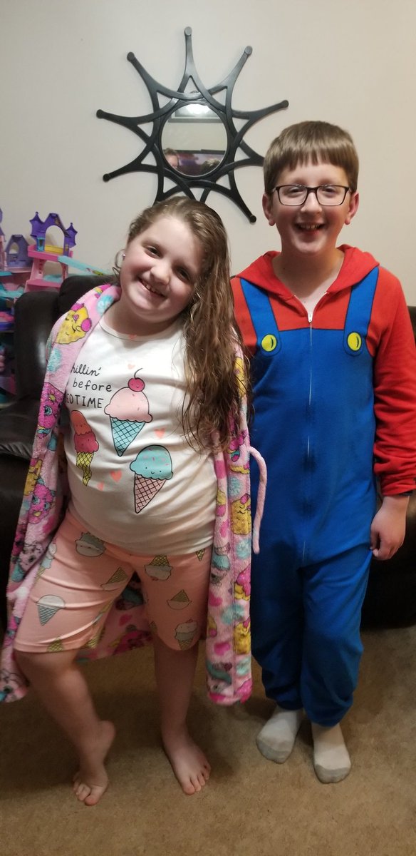KellyNimmer's tweet photo. Avid Spirit Week Pajama Day! #TeamLowell #thisisAVID https://t.co/kwJyUBJYhN