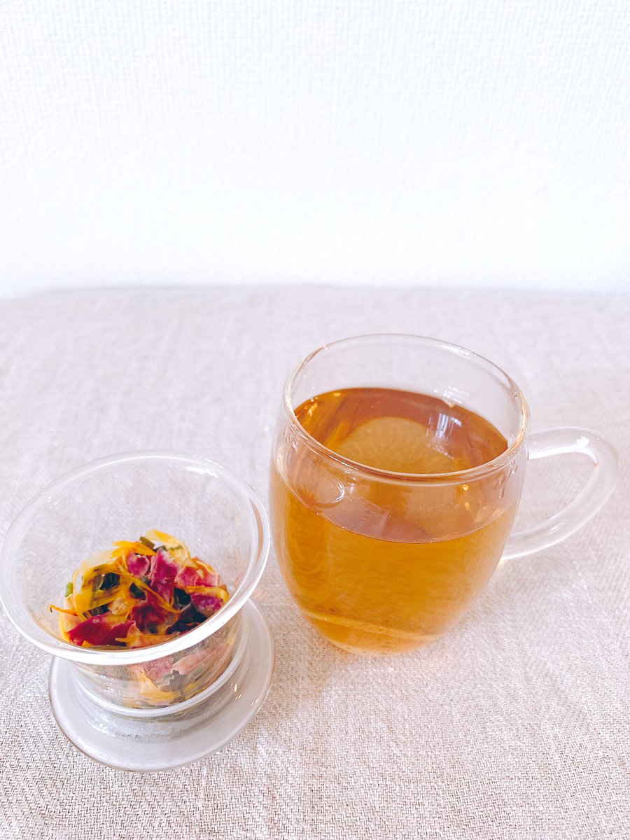 お茶のお店 チャリカ Charica ハーブブレンド茶 花園 Flower Garden 母の日にぴったりの 華やかなブレンド茶です ジャスミン茶ベースで マリーゴールド マロウブルー ローズレッドペタル がブレンドされています