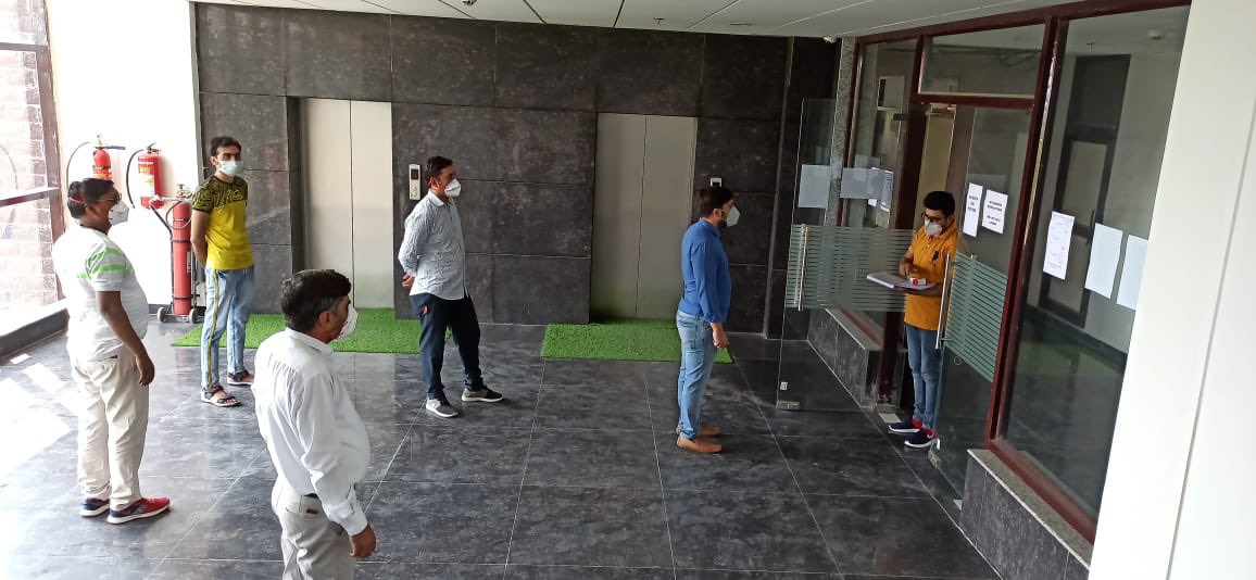 XenPwd's tweet photo. As we resume to new Normal, Thermal Scanning,Social distancing and Mask for everyone,At Electrical Division,#PWD #gurugram #IndiaFightsCOVID19 @HaryanaPwd #SlowtheSpread https://t.co/2dOS3jZbM6