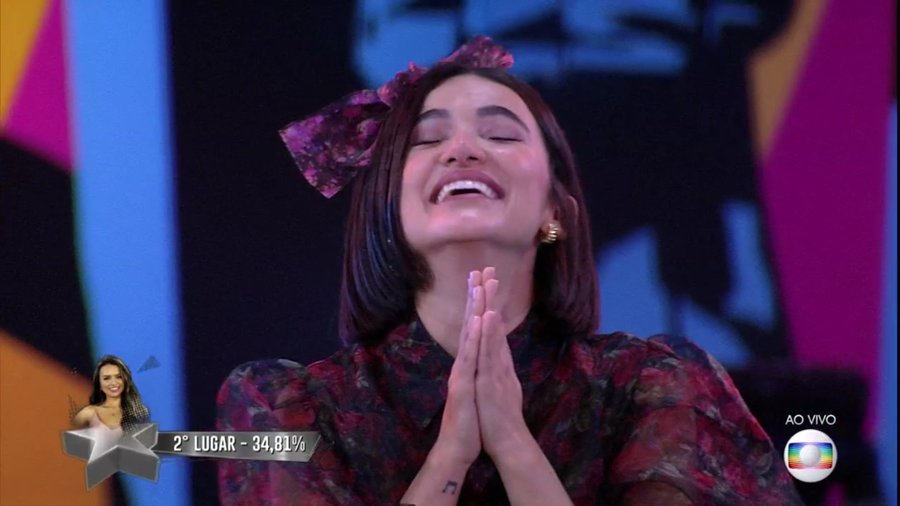 ZAMENZA's tweet image. Manu Gavassi sai gigante do #BBB20. Merecia o segundo lugar, mas sai com um honroso terceiro e 50 mil reais, mais de 13 milhões de seguidores, Globo interessada em contratá-la com prazo longo, livro relançado com sucesso, marketing de vídeos perfeito e popularidade imensa. ❤️