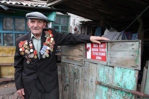 Предлагаю на 9 мая показывать по телевизору не парад, а то, как живут наши ветераны. Парад их домов и квартир. Парад размера пенсий победителей.