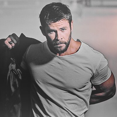 thcgenercl's tweet image. # 𝐌𝐂𝐌

her knight in shining armor .