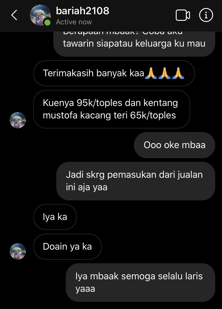 firafitrananda's tweet photo. Guys, kalo lagi cari makanan Kering Kentang buat lauk sahur, boleh dilirik ya..
Mbak Ria-Mas Ipin itu pedagang Minuman di Kantin Fasilkom UI yg skrg usaha jual makanan sejak UI “libur”. 

Ini IG nya / WA/hp +62 878-7702-7848 https://t.co/ZTs4ZEIaAU