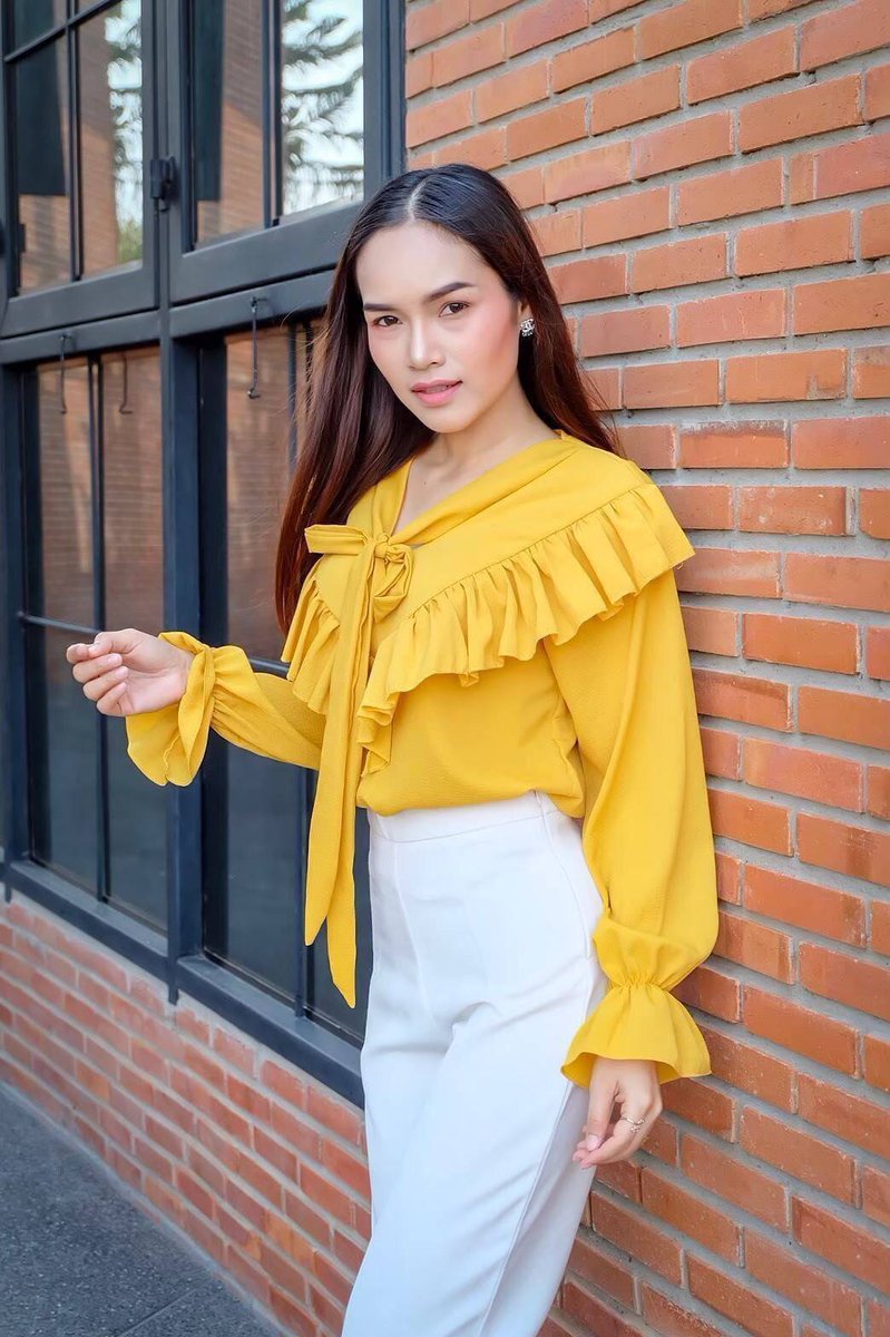 PerfectStyles6's tweet image. ราคา 210

สินค้าพร้อมส่งค่ะ📦🛵

เสื้อแขนยาว งานผ้าชีฟรองหนังกบ งานสีพื้นเรียบร้อย เหมาะกับทุกโอาส แต่งดีเทลโบว์ที่คอ งานสวยขายถูก

อกไม่เกิน 36" ยาว 23"
มีสี ขาว ชมพู เหลือง
#เสื้อผ้าสไตล์เกาหลี #เสื้อผ้าแฟชั่น #เสื้อผ้า #เสื้อผ้าเกาหลี #ขายของออนไลน์ #เสื้อผ้าพร้อมส่ง