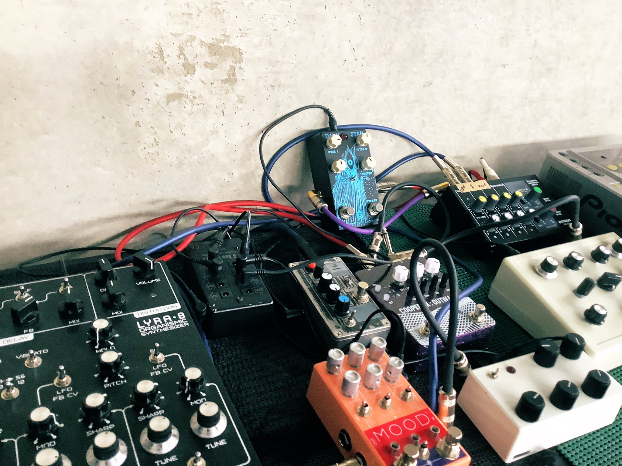 Koji Nakamura ナカコー V Twitter 4 26の自宅配信nyantoraライブ 機材を知りたいというコメントがあったので この日はこんなセットでした 調べてみて下さい 次回は歌モノ 弾き語り 的なkoji Nakamura名義の自宅ライブは5月の頭に予定しています 配信ライブは Koji Nakamura ナカコー V Twitter 4 26の自宅配信nyantoraライブ 機材を知りたいというコメントがあったので この日はこんなセットでした 調べてみて下さい 次回は歌モノ 弾き語り 的なkoji Nakamura名義の自宅ライブは5月の頭に予定しています 配信ライブは