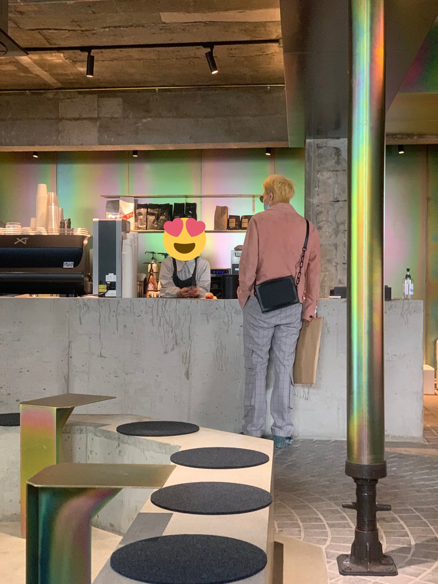 softboimino's tweet photo. ㅠㅠㅠㅠㅠㅠㅠ he went downstairs to check sth and came back up and was talking very seriously to the barista about sth https://t.co/Oao35fGlKN