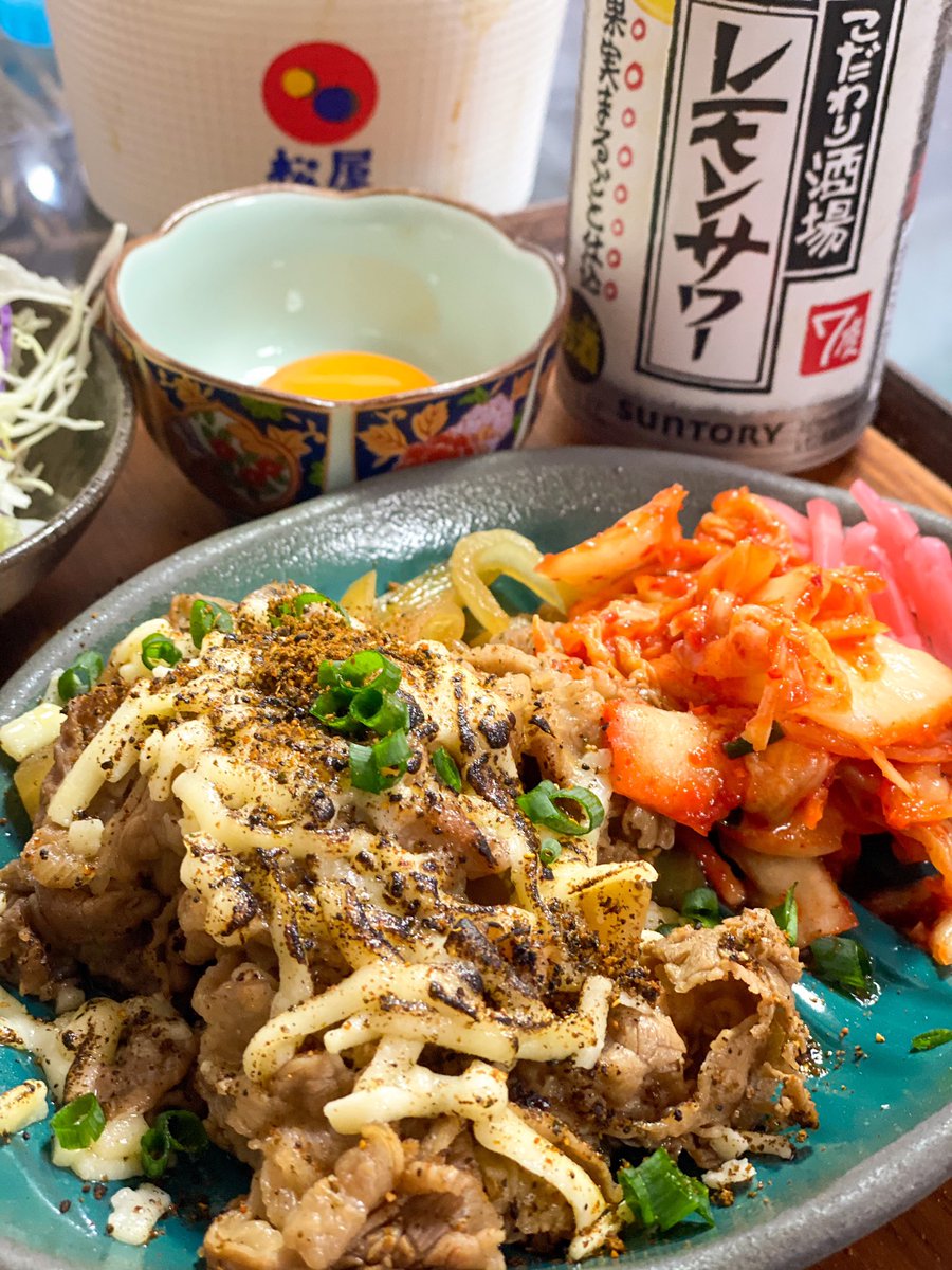 豊島区パパンダ 料理好き2児パパ على تويتر 松屋の牛めし持ち帰りが安くなっていたので夜ごはんは松弁を利用しました 子供は牛めしミニに自家製味噌汁セット 大人はチーズのっけて炙った肉に キムチと卵とレモンサワー おうちで松屋 宅飲み 夜ごはん 豊島区パパンダ 料理好き2児パパ على تويتر 松屋の牛めし持ち帰りが安くなっていたので夜ごはんは松弁を利用しました 子供は牛めしミニに自家製味噌汁セット 大人はチーズのっけて炙った肉に キムチと卵とレモンサワー おうちで松屋 宅飲み 夜ごはん