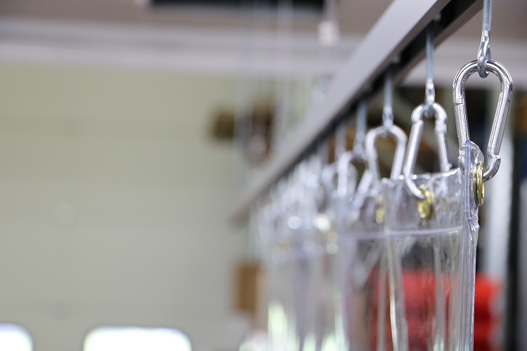 The Runners SlideScreen is easily slid into position as required to ensure staff, operatives or customers are protected in situations where the 2m social distance rule is difficult or impossible to implement | #slidingsystems #warehouse #operations
runners-uk.com/shop/accessori…