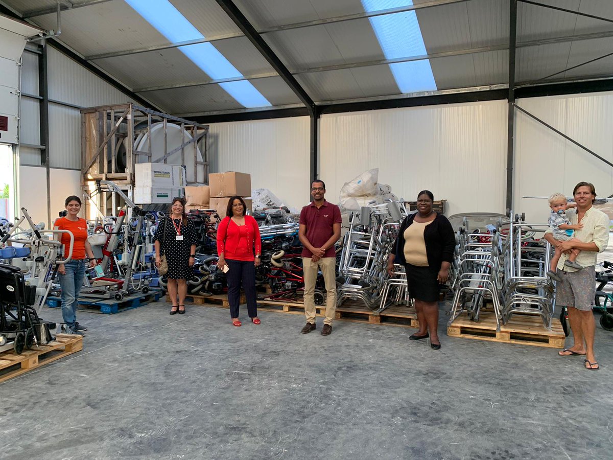 Our last shipment before lockdown has arrived safely in Bonaire - thanks for the pics!!
This shipment was made possible through the generosity of Rotary Club of Harenkarspel (rotary.nl/harenkarspel) and Rotary Club of Bonaire (rotarybonaire.org)