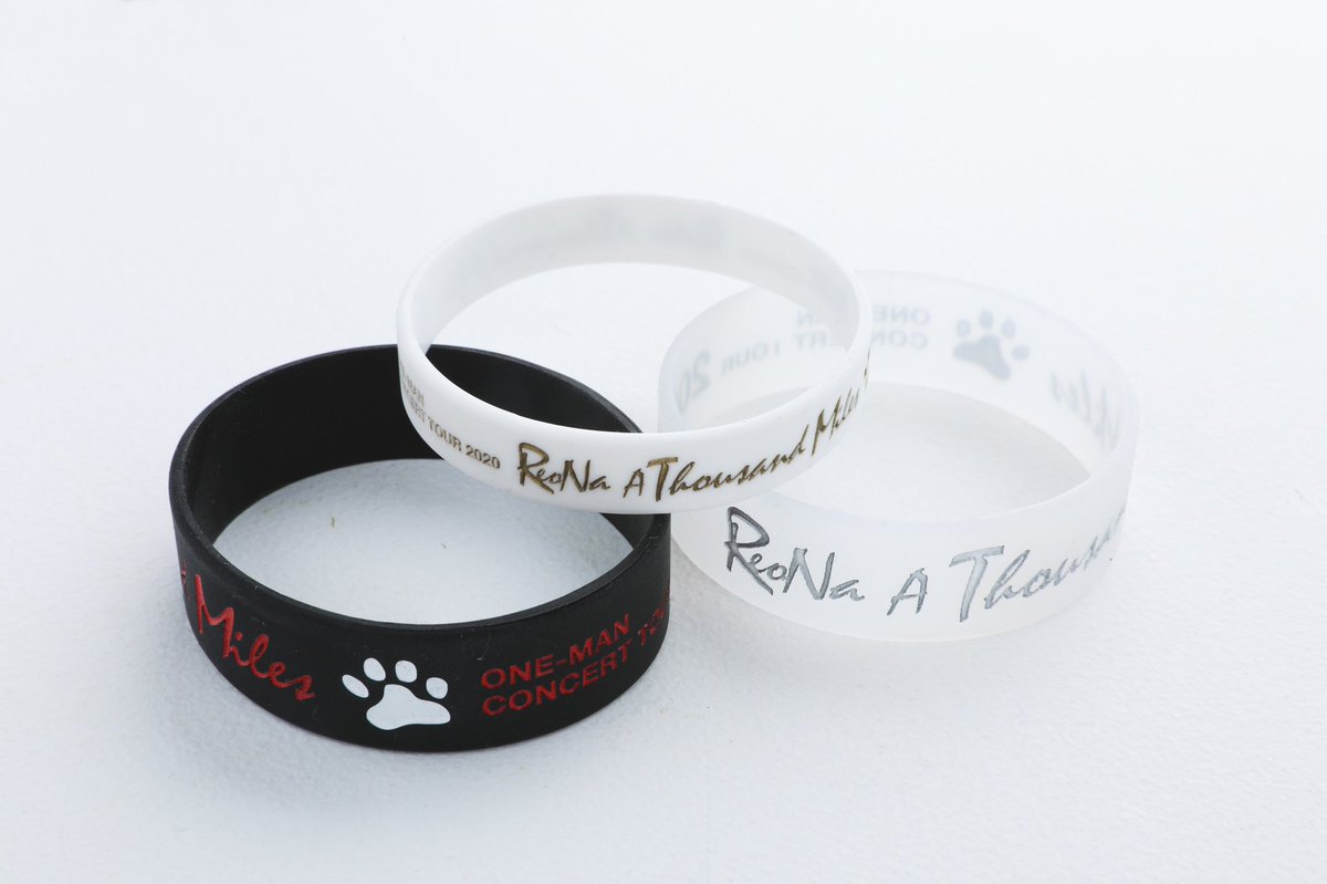 GOODS PHOTO】 ・黒ロングシャツ<ReoNa着用size:Free> ・白ロングT