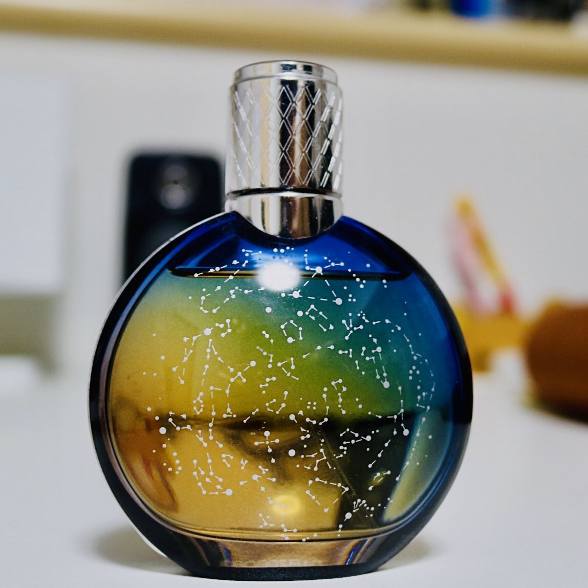 Mr Fragrance ちなみにヴァンクリーフ アーペルには香水と同じ名前のミッドナイトインパリという腕時計があって お値段約850万円 送料無料だそうです 笑 T Co Fgdzuntkvu Twitter