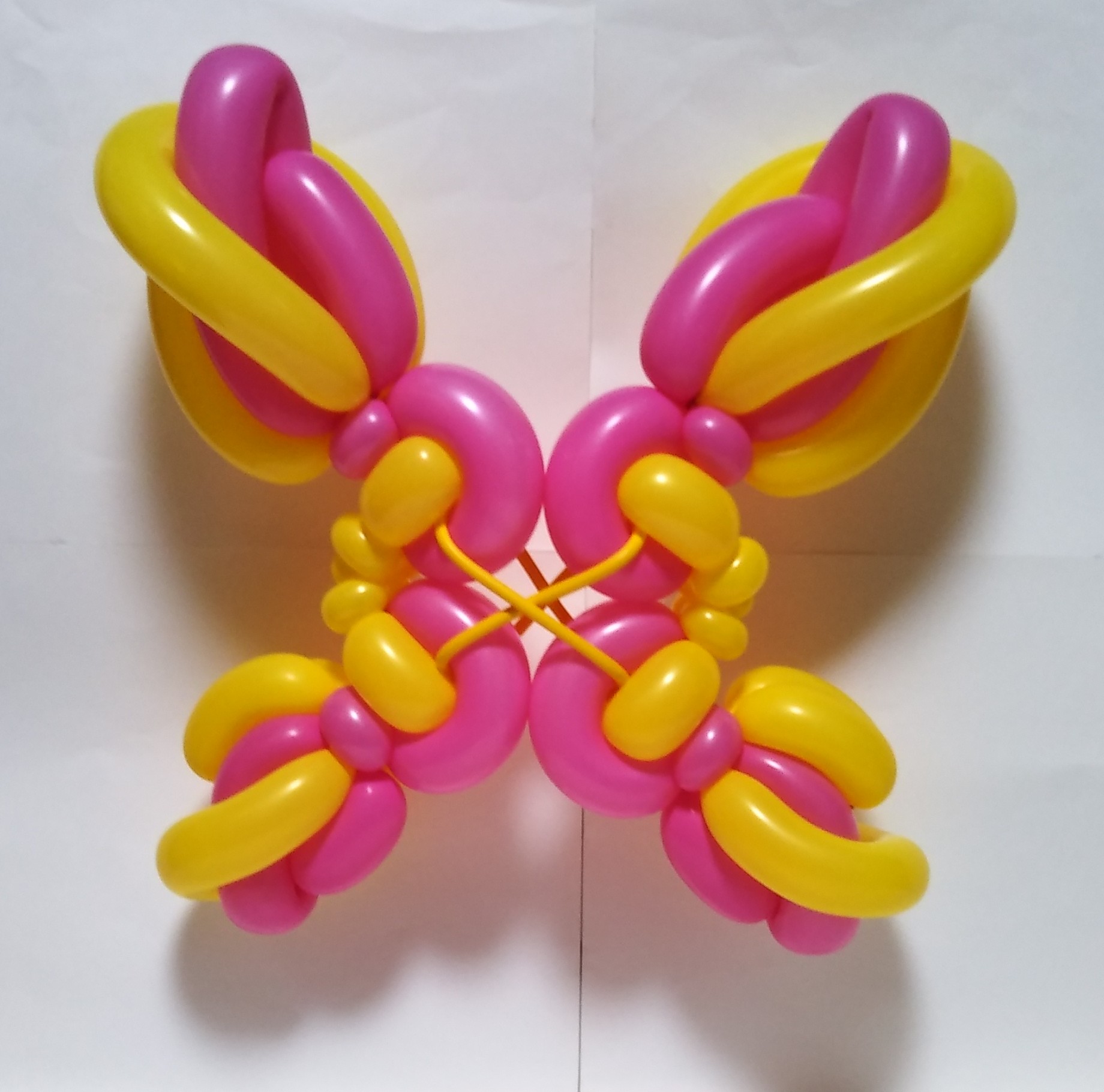 マイペース屋 No Twitter チヨウ Butterfly 昨日のおまちキャスのアレをつなげて作りました シンプルで好き ӧｖӧ チョウ 蝶々 蝶 ちょうちょ ちょうちょう バタフライ おまちキャス バルーン バルーンアート Kagoshima Art Butterfly Balloon