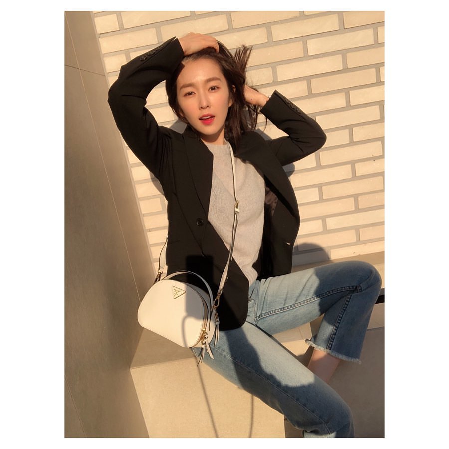renestgrm's tweet photo. 200428 Irenestagram #RedVelvet #레드벨벳 #Irene #아이린 #RVF @RVsmtown (8P)

🍋😉🍏

https://t.co/vmu8nLOZZb https://t.co/FgRW05hOyV