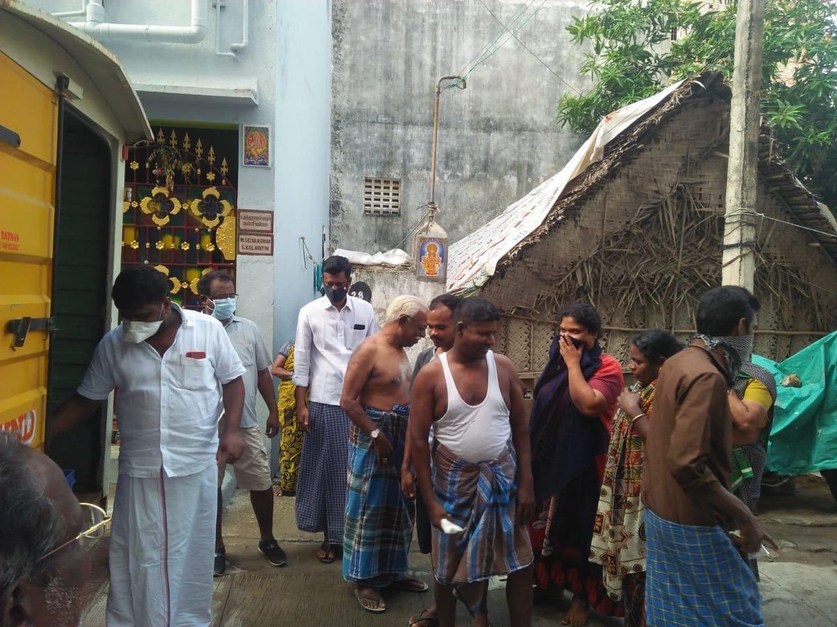 alandurkk's tweet photo. எடப்பாடி எஸ்வீ சேகர்களுக்கு வீடுதேடி பால்பாக்கெட் வழங்குவார்...

திமுக மட்டுமே ஏழை எளியவர்களுக்கு. வீடு தேடி வழங்கும்... https://t.co/kuh2yUGHGT