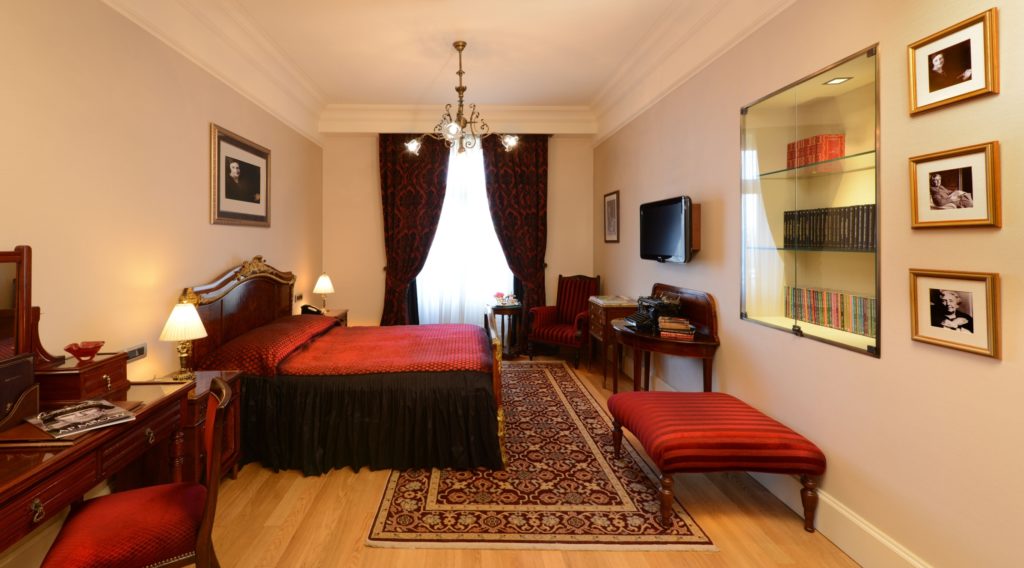 Favorilerimizden...Agatha Christie Odası...

One of our favorites...Agatha Christie Room...