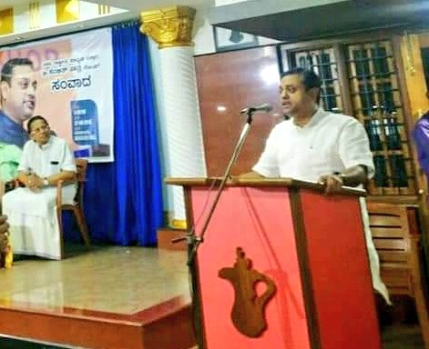 ProfSRK's tweet photo. Hindi Movie "The Accidental Prime Minister" was released on 11 Jan 2019. But, the Preliminary Screening was done by Shri @sambitswaraj ji at #Udupi 2 years ago, on 27 Apr 2018.
I was literally speechless by hearing to #SambitPatra ji when he unveiled the Tyranny of #AccidentalPM. https://t.co/PbskDtFfHR