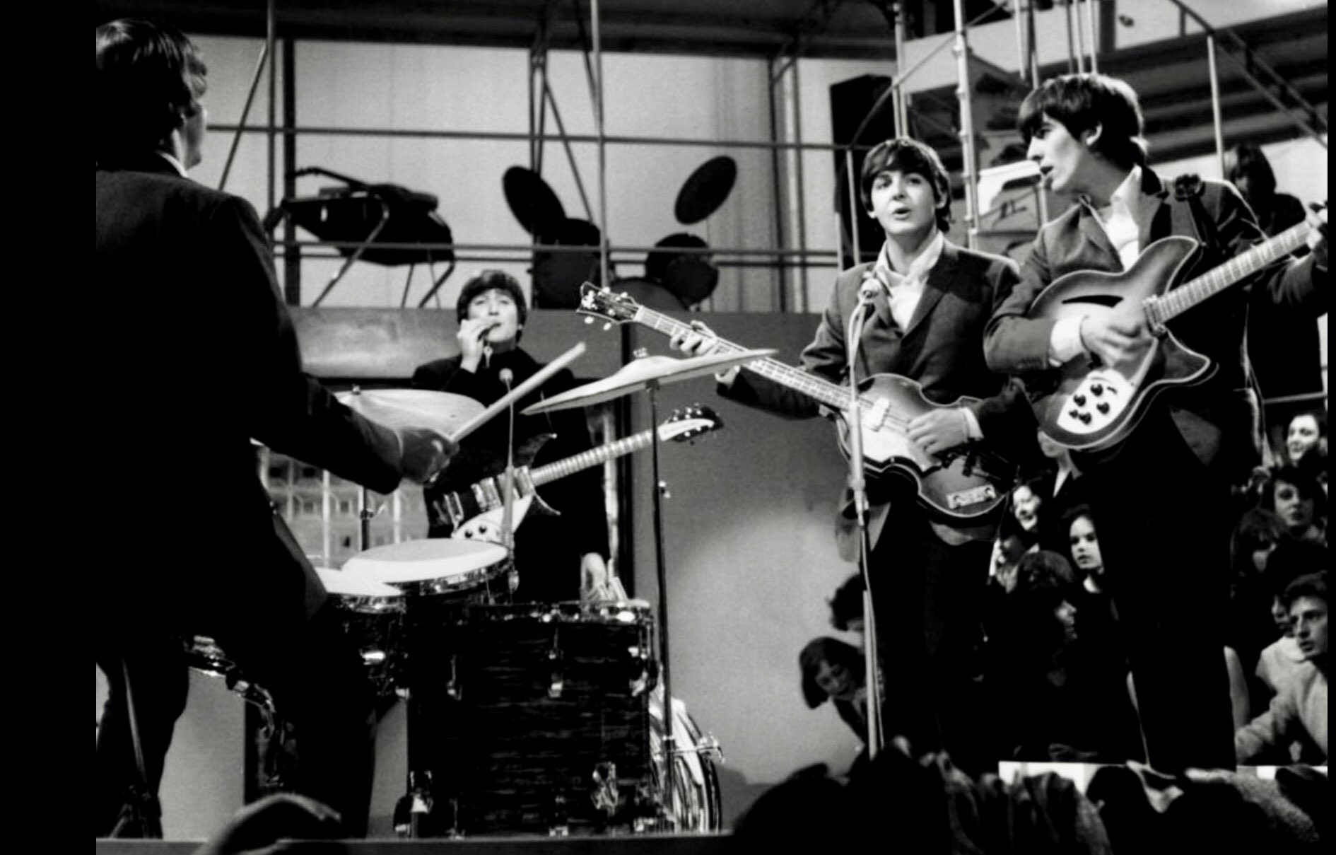 Around the Beatles Television Show, 1964 - PA Images - Framed art Print main image 1