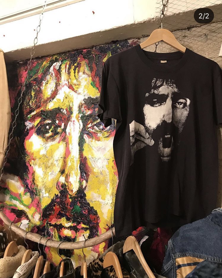 古着屋 Fugs Recomend 80s Frank Zappa アメリカの生んだ鬼才音楽家フランクザッパ バンt高騰化に遥か以前からgreatful Deadと並んで ヴィンテージt として有名なzappa 個人的には音楽の教科書ではなく歴史の教科書 そして名言多いので 道徳の