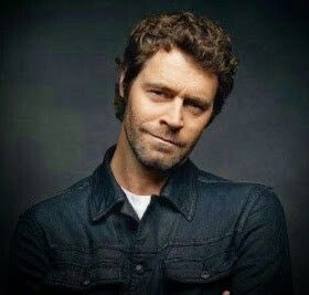 Happy 52nd Birthday to Take That star Howard Donald! 