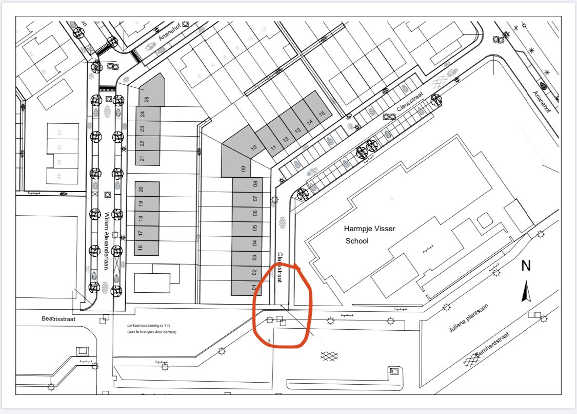 Dirkkoffeman's tweet photo. @Gemeente_Urk Wanneer is er besloten om van de doodlopende Clausstraat weg, een doorlopende weg te maken? Geen van de bewoners is hiervan op de hoogte. Allen zijn tijdens de koop van hun huis wel geïnformeerd dat het een doodlopende weg zou worden. https://t.co/UN2yXPTPMZ