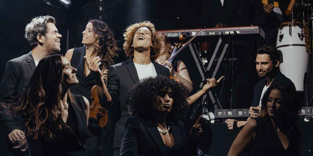 ClubMedFR's tweet photo. 📣 J-4 avant le concert live de #RoseMusic !
L'orchestre prend le contrôle de notre page Instagram #ClubMed pour un live exclusif à 19h30.
RT si vous êtes prêts à en prendre plein les oreilles ? 👂
#ClubMedathome #concert #livemusic #music https://t.co/VCEb6BoCcr