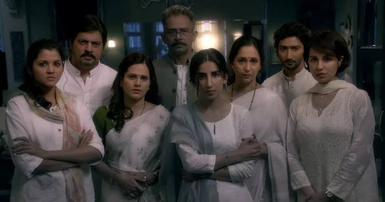 33. THE RAIKAR CASE @VootSelect A highly convoluted murder mystery with few positives and few negatives.  @atul_kulkarni  @AshviniBhave are obviously great.  @parulgulati  @neilbhoopalam are fantastic.  @kunalkkapoor is good too. The plot goes wayward in the end. Rating- 7/10