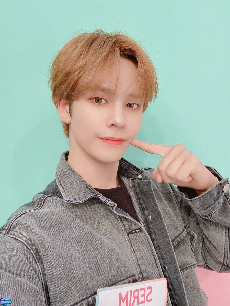 arirang_ASC's tweet photo. [CRAVITY]
⠀
우리비티 에엣씨 스튜디오 들어오는 순간 걸음걸음에 빛이 흐르고 손짓에 은총이 내리고 말 한마디 한마디가 완전 천사의 예언 ✨ 우리비티의 기적을 체험했습니다 😍
⠀
#CRAVITY_ASC @CRAVITYstarship #CRAVITY #크래비티 https://t.co/u0EIYkKGvd